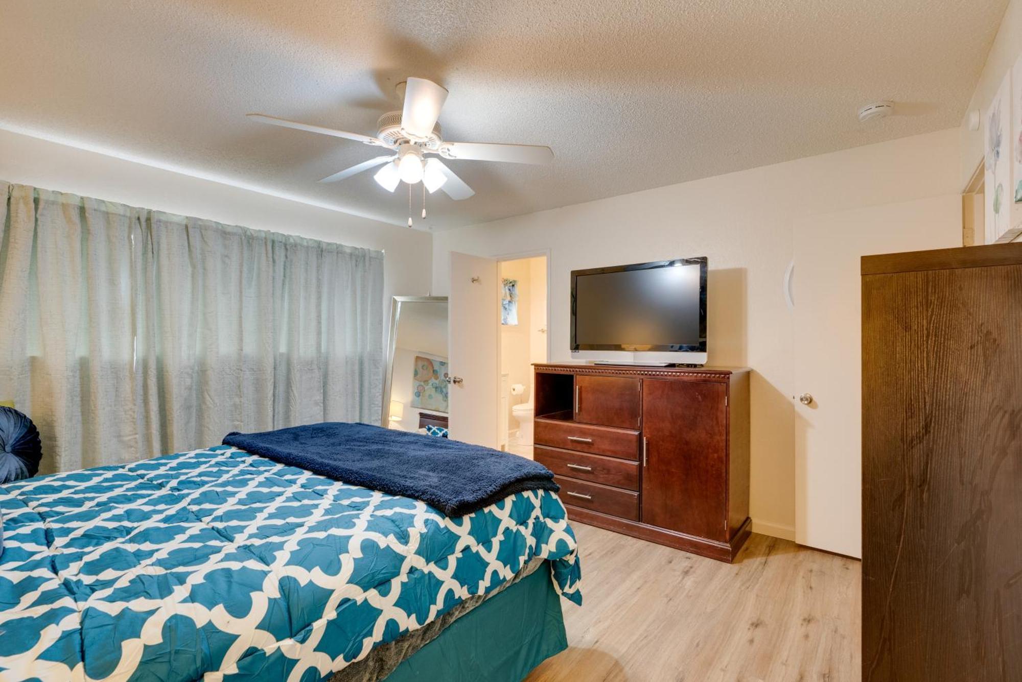 Holiday home Breezy - Near Airport And Downtown