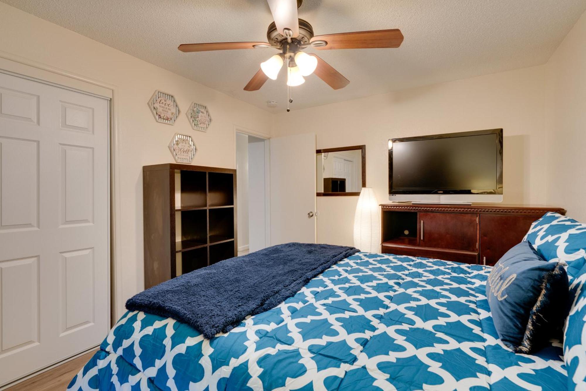 Holiday home Breezy - Near Airport And Downtown *